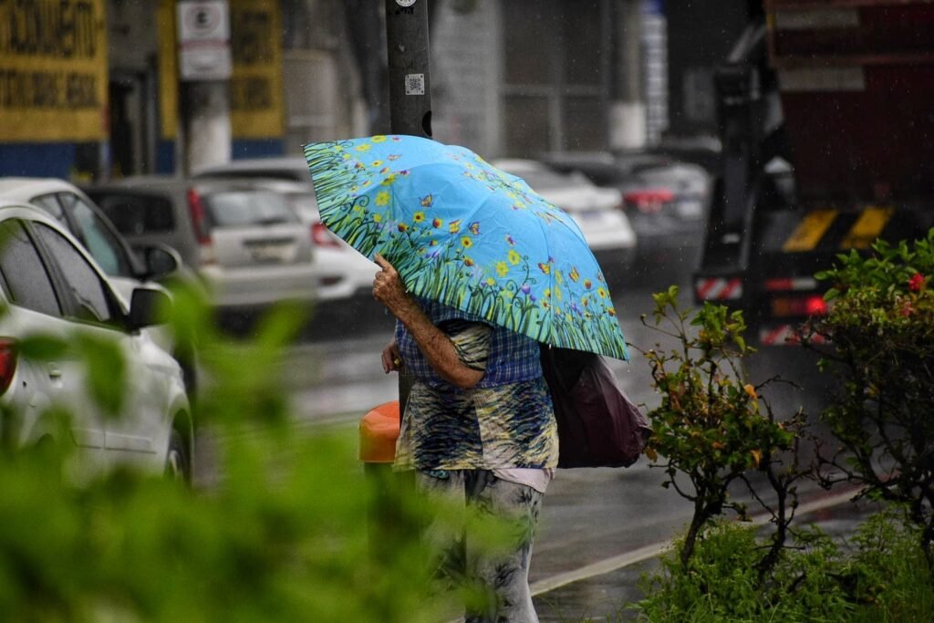 Feriado e Enem: final de semana terá chuvas em todo o ES