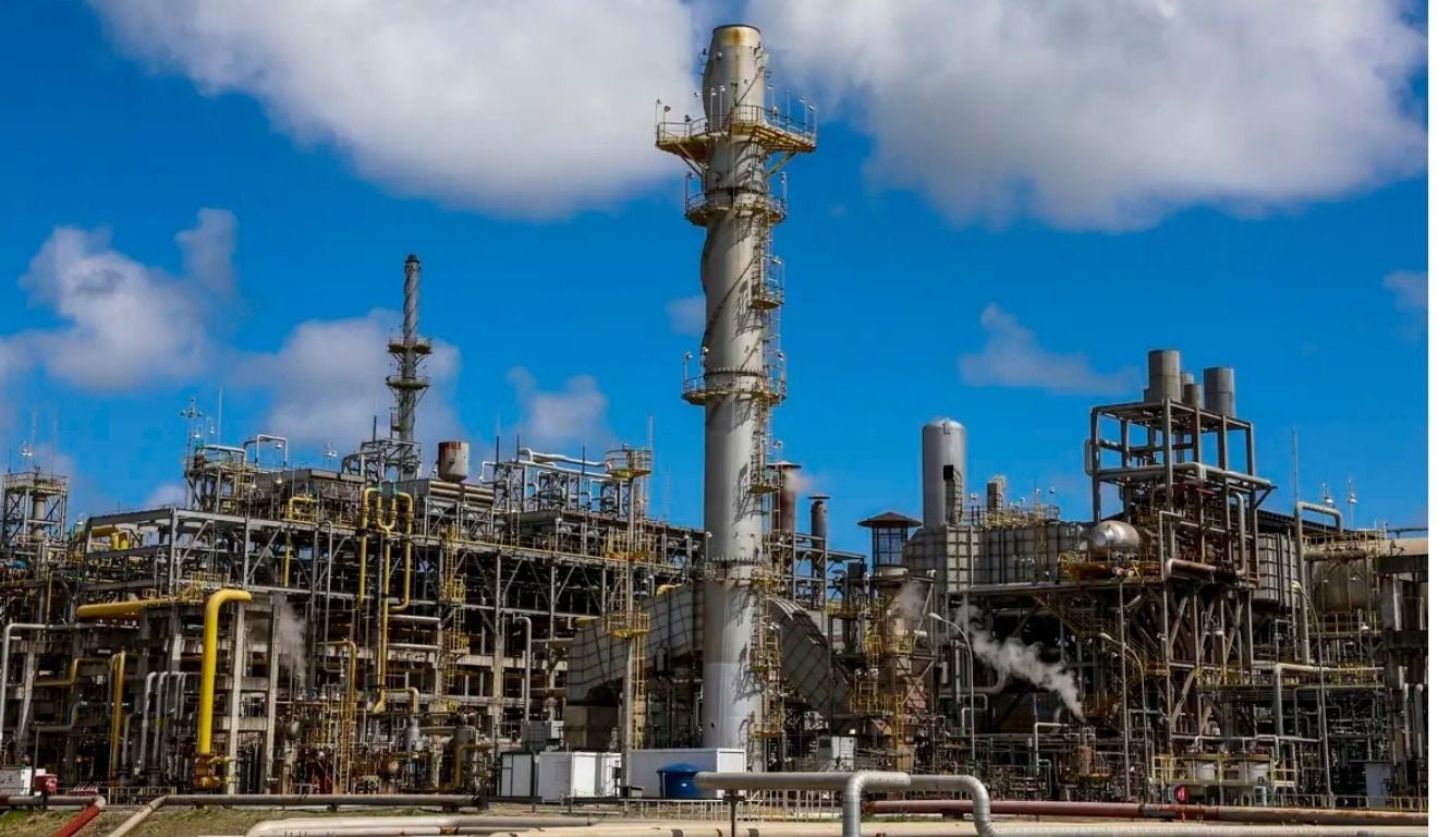 Refinaria-de-petroleo.jpg