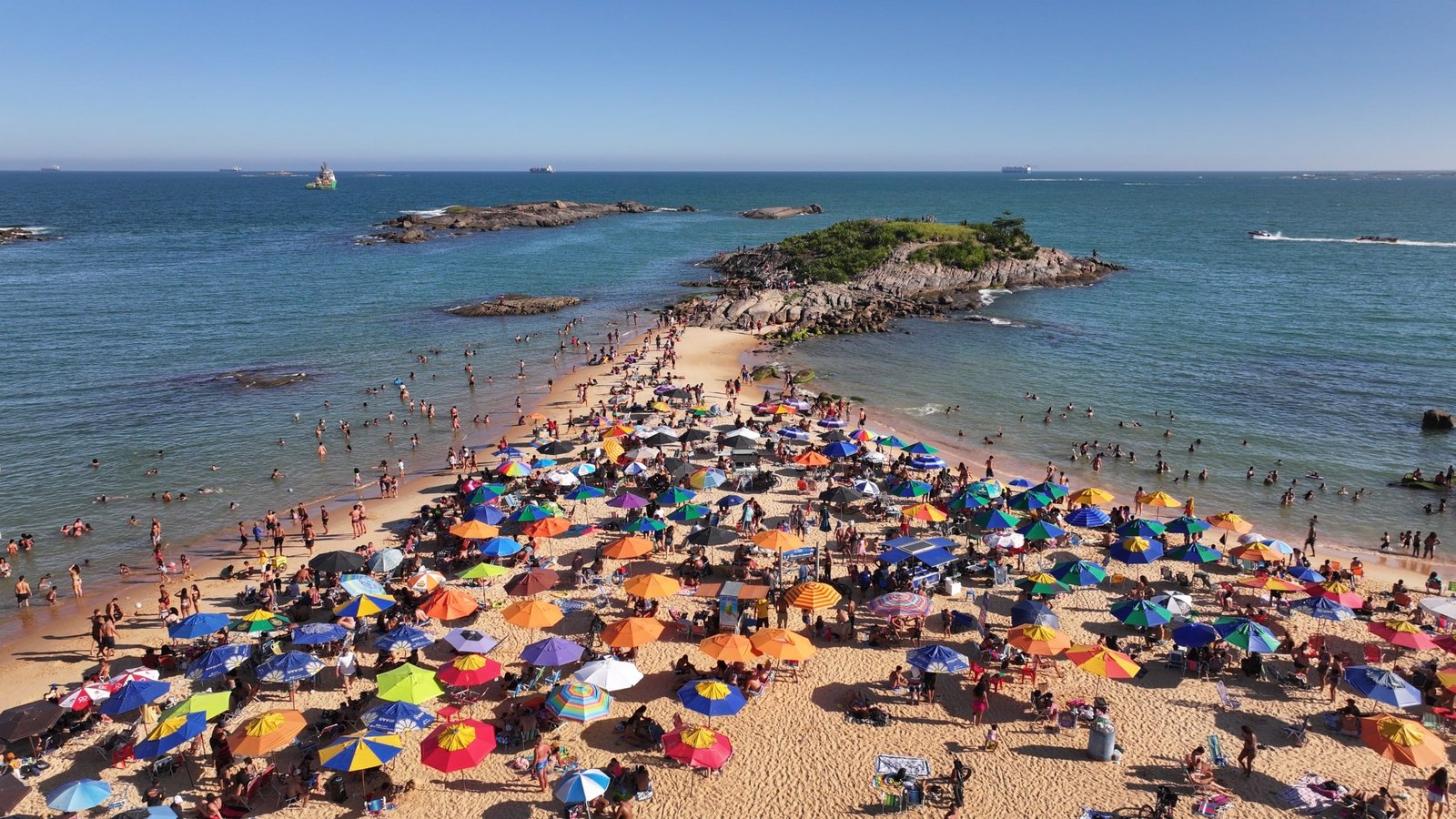Vista-aerea-Praia-da-Costa-1-scaled.jpg