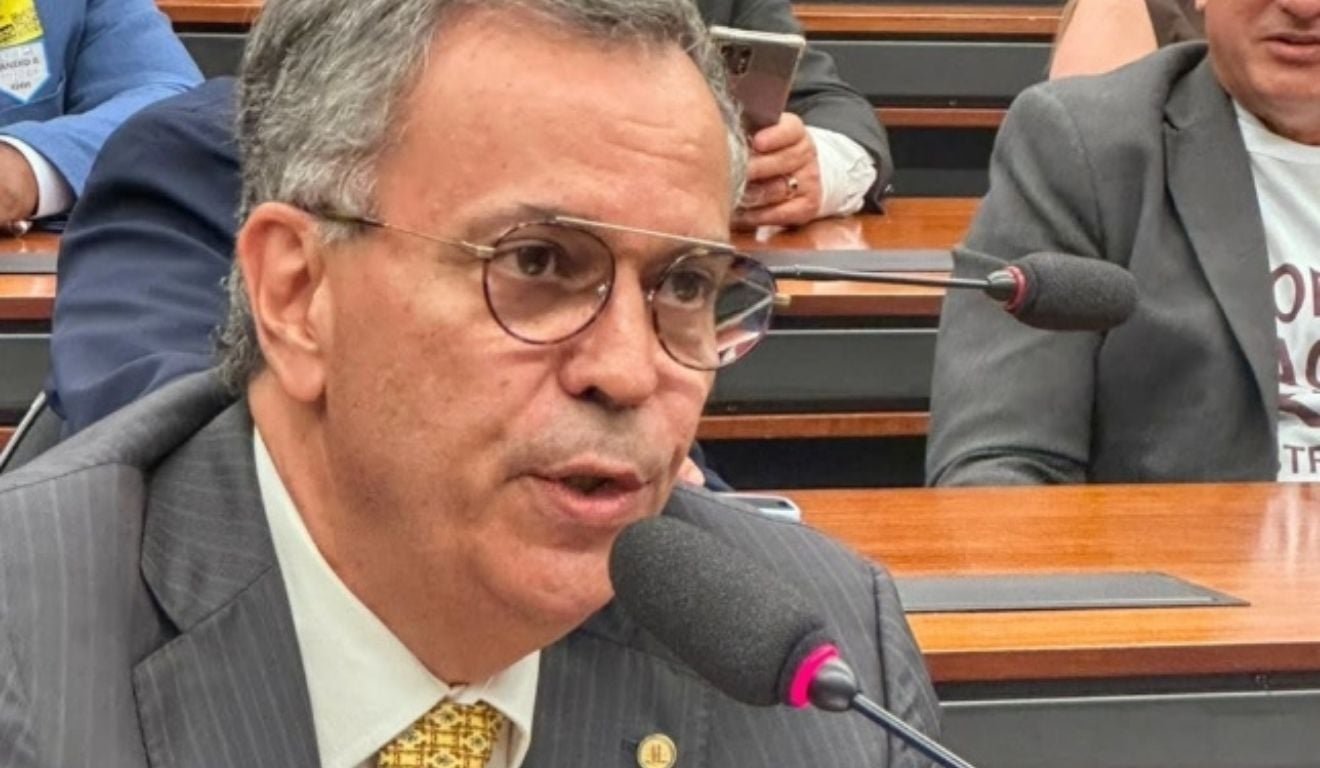Quem-e-Felix-Mendonca-deputado-alvo-de-operacao-da-PF-contra-desvios-de-emendas-parlamentares.jpg