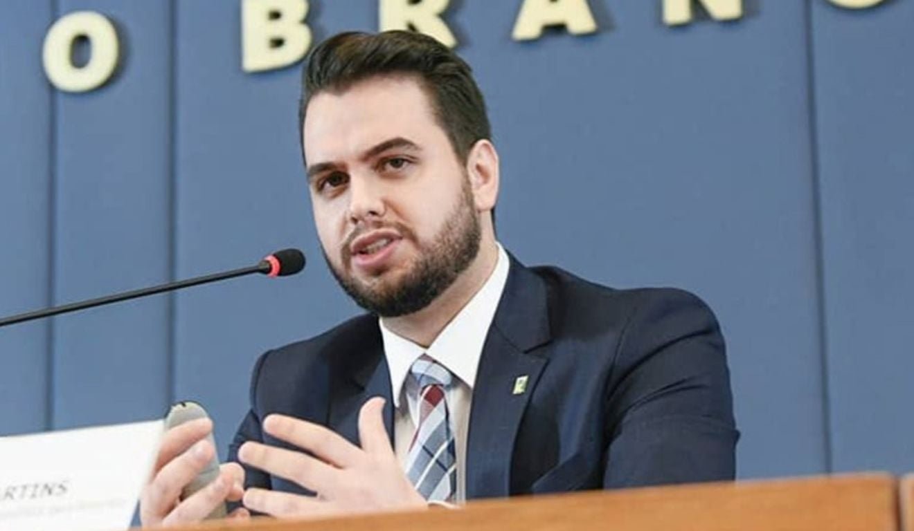 filipe-martins-ex-assessor-bolsonaro-vaquinha.jpg