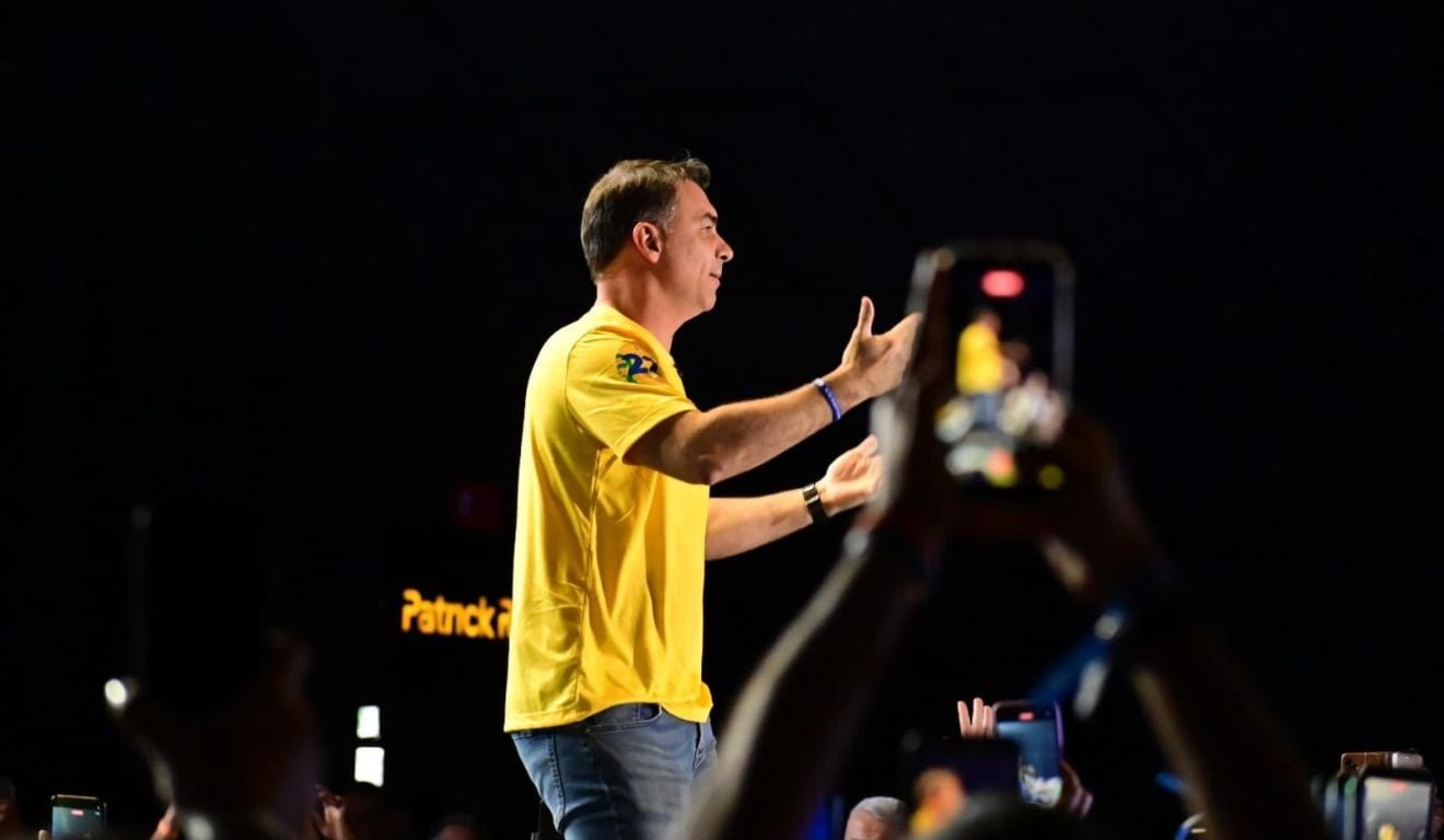 Flavio-Bolsonaro-no-ES-1.jpg